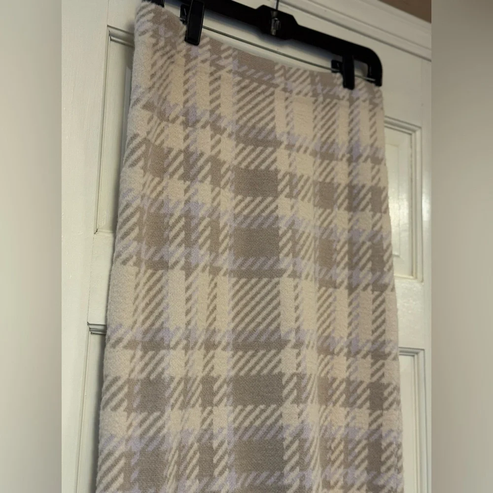 Ann Taylor Checkered Skirt Set in Cream and Tan - Picture 8 of 13